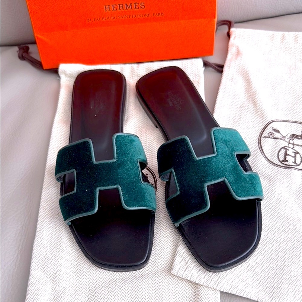 Hermes  Sandals 40 /10 authentic 100%